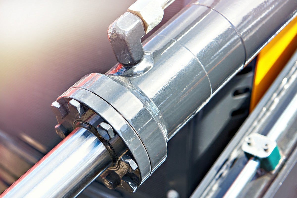 Jak przebiega proces projektowania systemów hydrauliki siłowej?